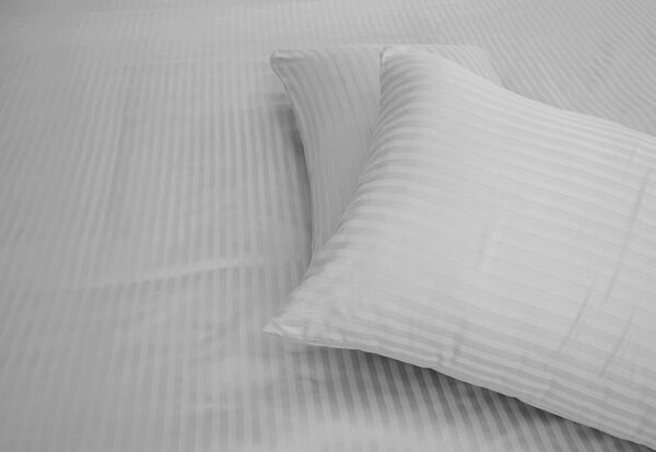 Emirates Living 1Piece Hotel Quality Cotton Pillow 300TC 50x70cm, White, Cooling Pillows for Side and Back Sleepers, Soft and Breathable, King - Image 4